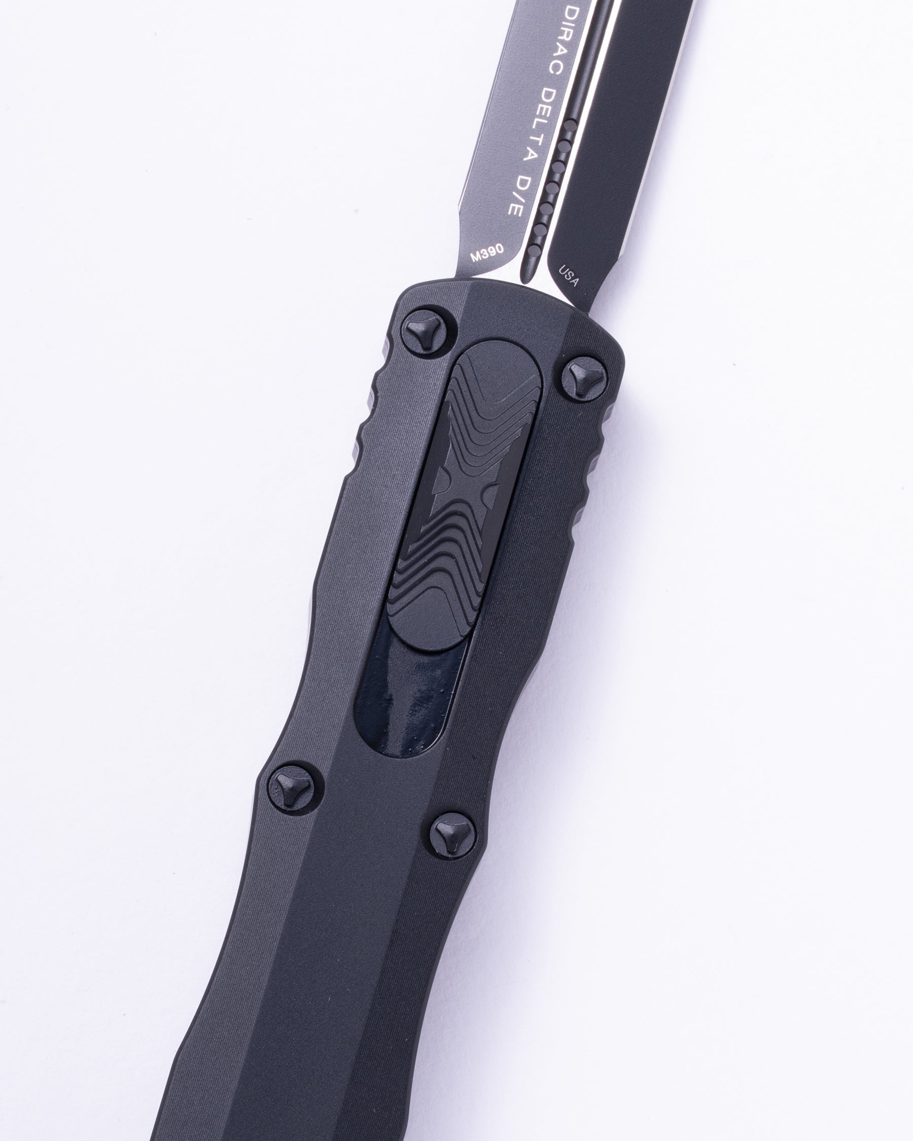 227-1t_03.jpg Microtech Dirac Delta D/E Black Tactical Standard - Detail