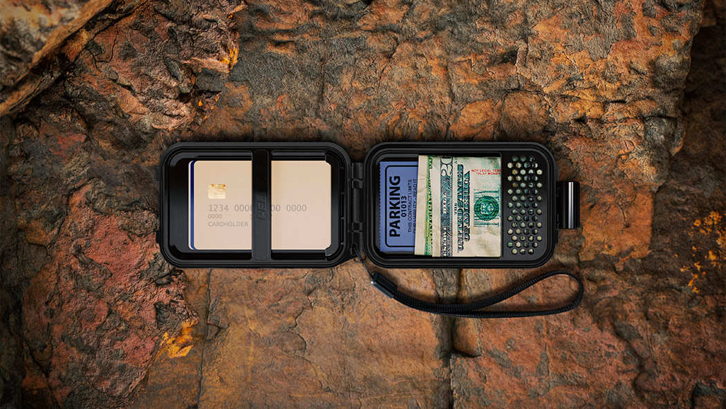 peli-g5-field-wallet.jpg PELI G5 RF Field Wallet lifestyle