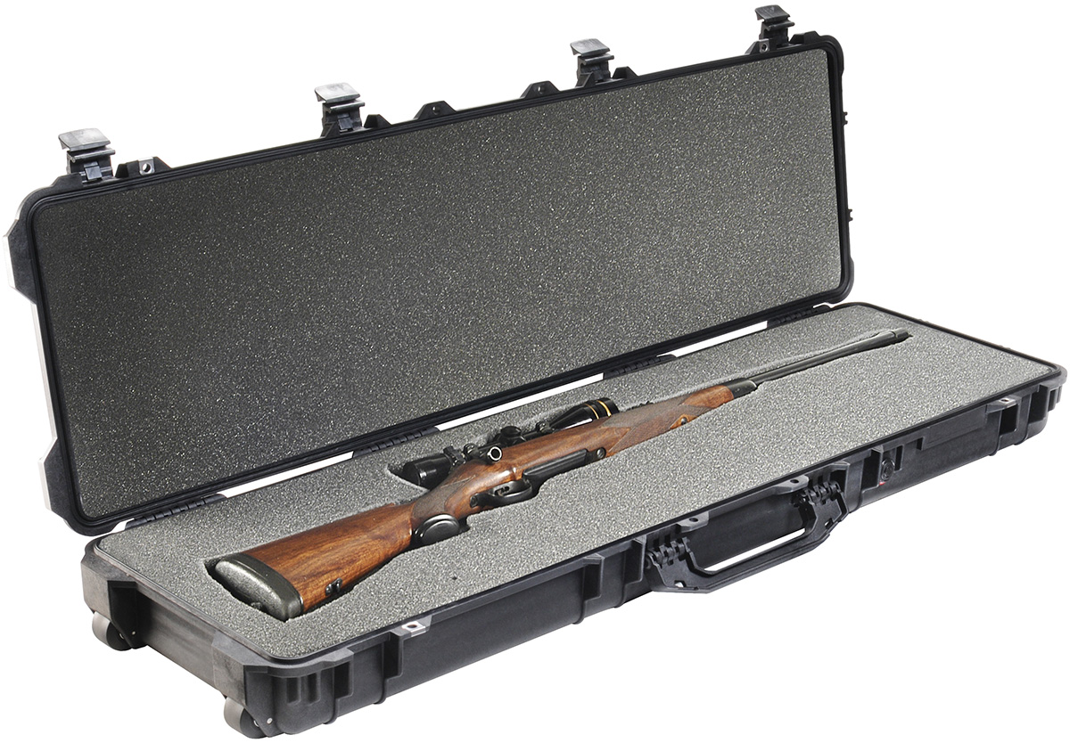pelican-hunting-rifle-gun-outdoor-hard-case.jpg PELI 1750 Protector Long Case outdoor use